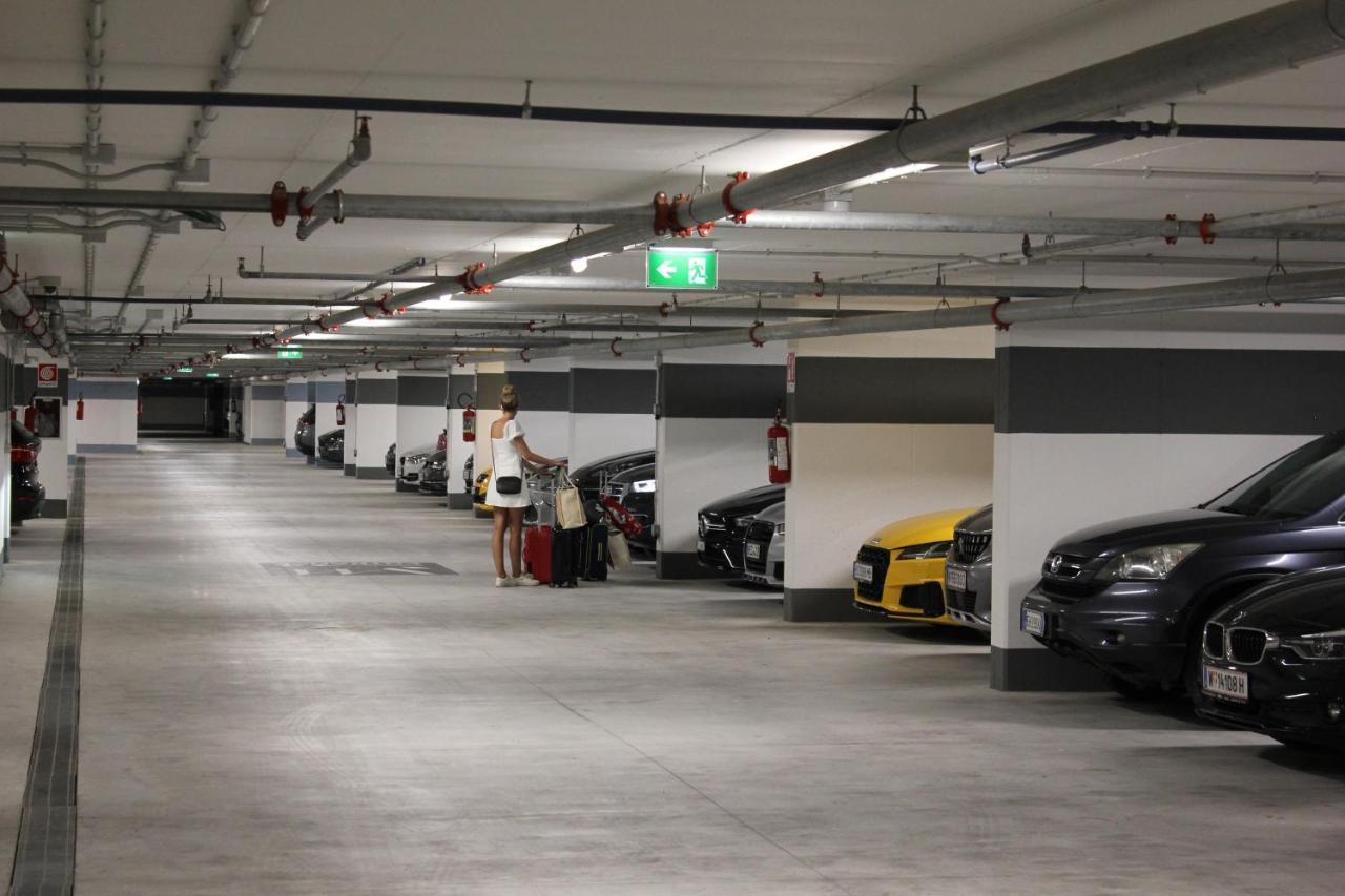 J44 Lifestyle Hotel Lido di Jesolo Kültér fotó The underground car park