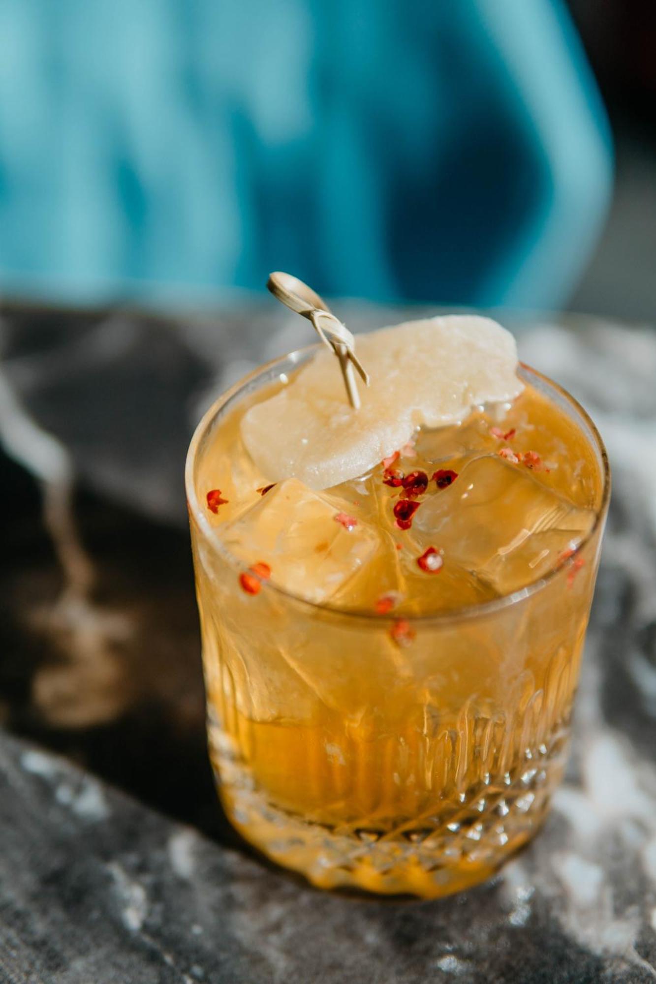 J44 Lifestyle Hotel Lido di Jesolo Kültér fotó A maple bourbon old fashioned